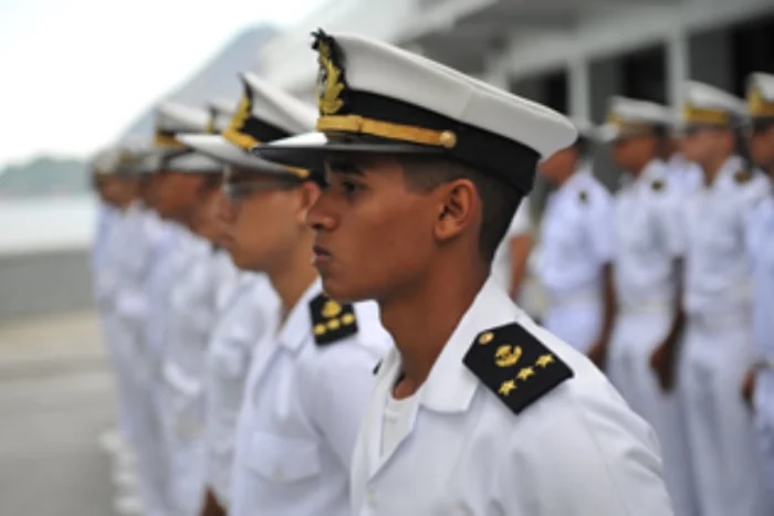 Marinha abre mais de 130 vagas com salário inicial de R$ 9,6 mil